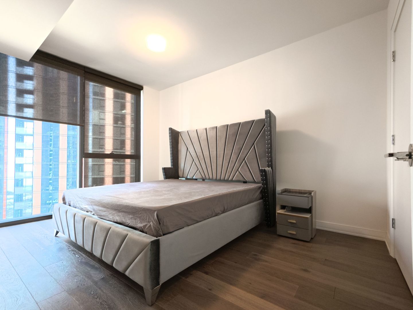 211 N Harbor Drive Unit: 1307