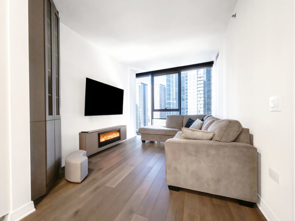 211 N Harbor Drive Unit: 1307