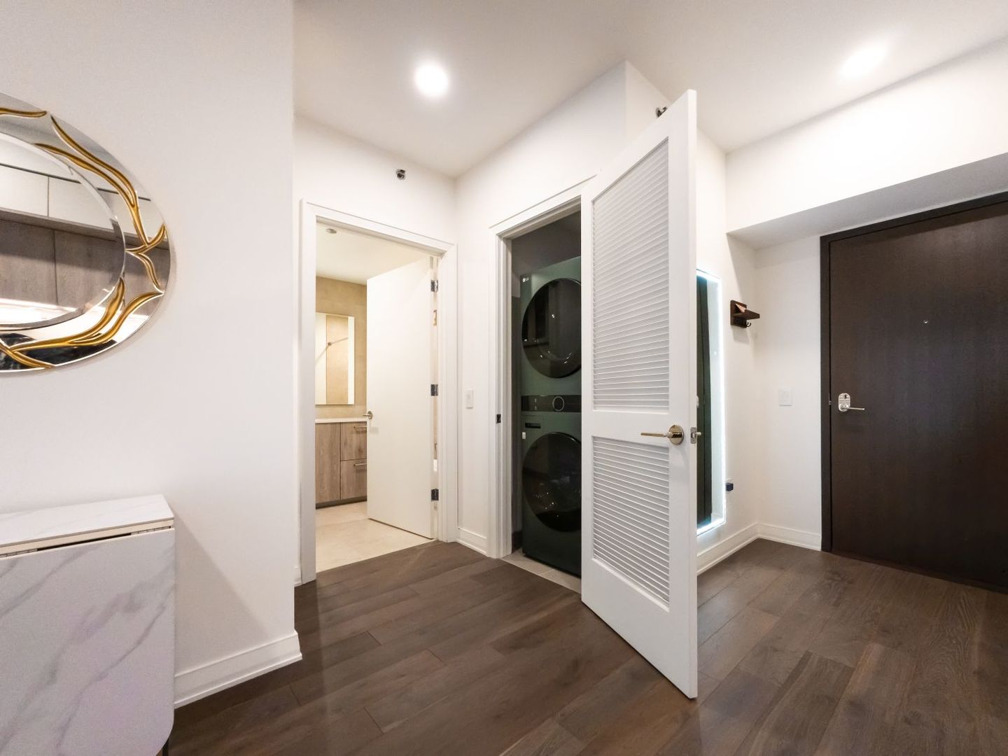 211 N Harbor Drive Unit: 1307