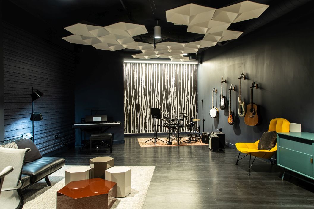 211 N Harbor Drive Unit: 1307