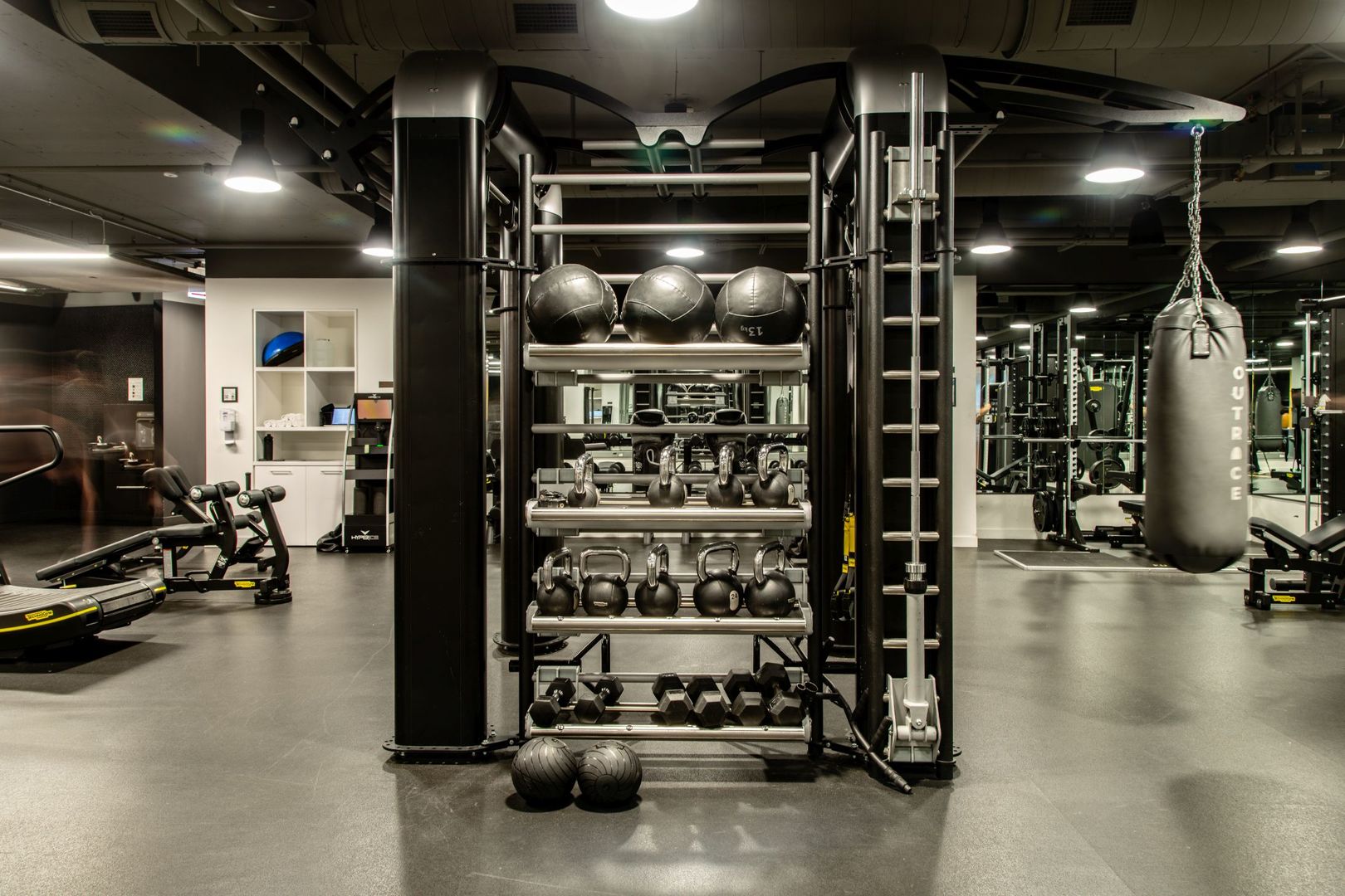 211 N Harbor Drive Unit: 1307