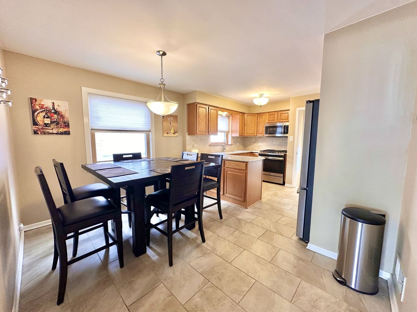 7733 S Sawyer Avenue