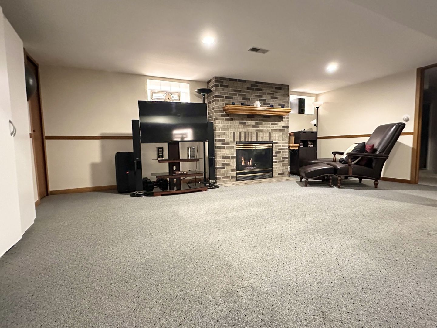 7733 S Sawyer Avenue