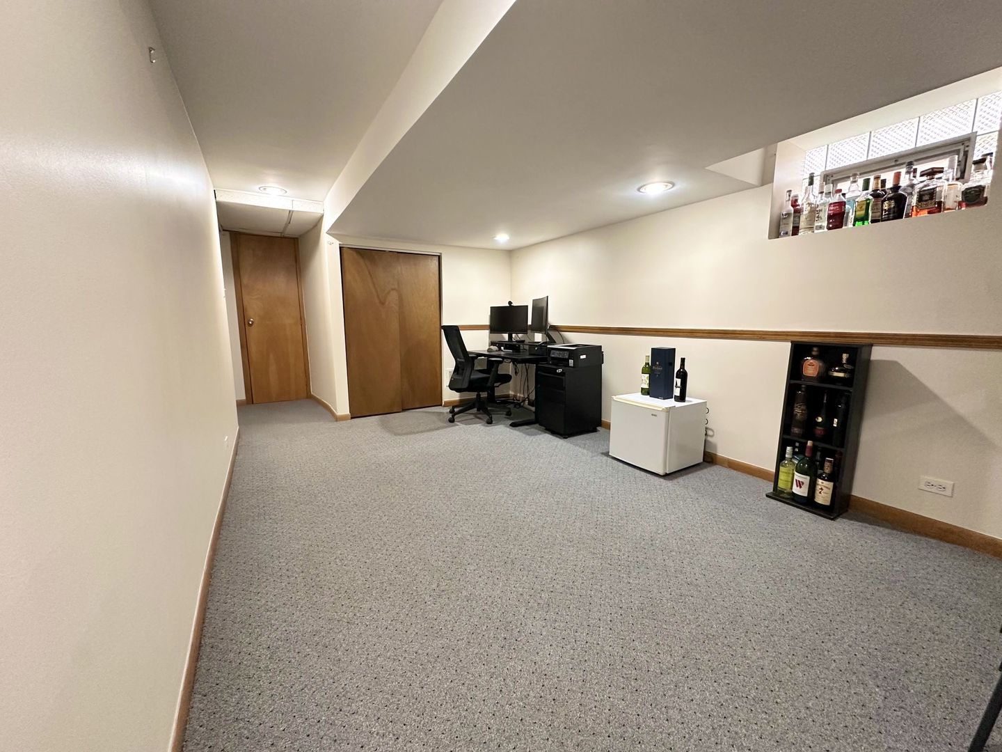 7733 S Sawyer Avenue