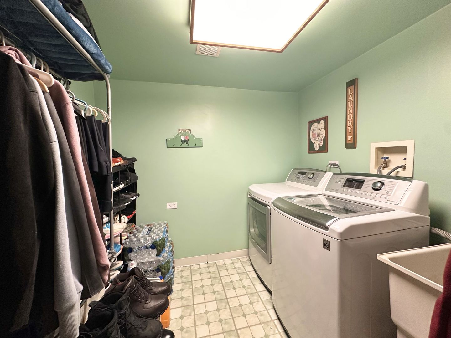 7733 S Sawyer Avenue