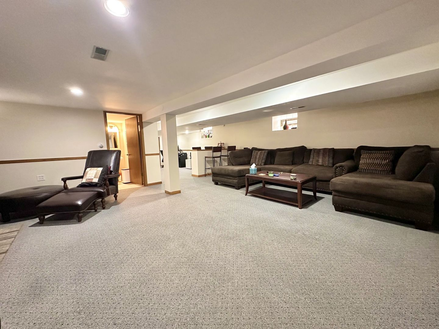 7733 S Sawyer Avenue