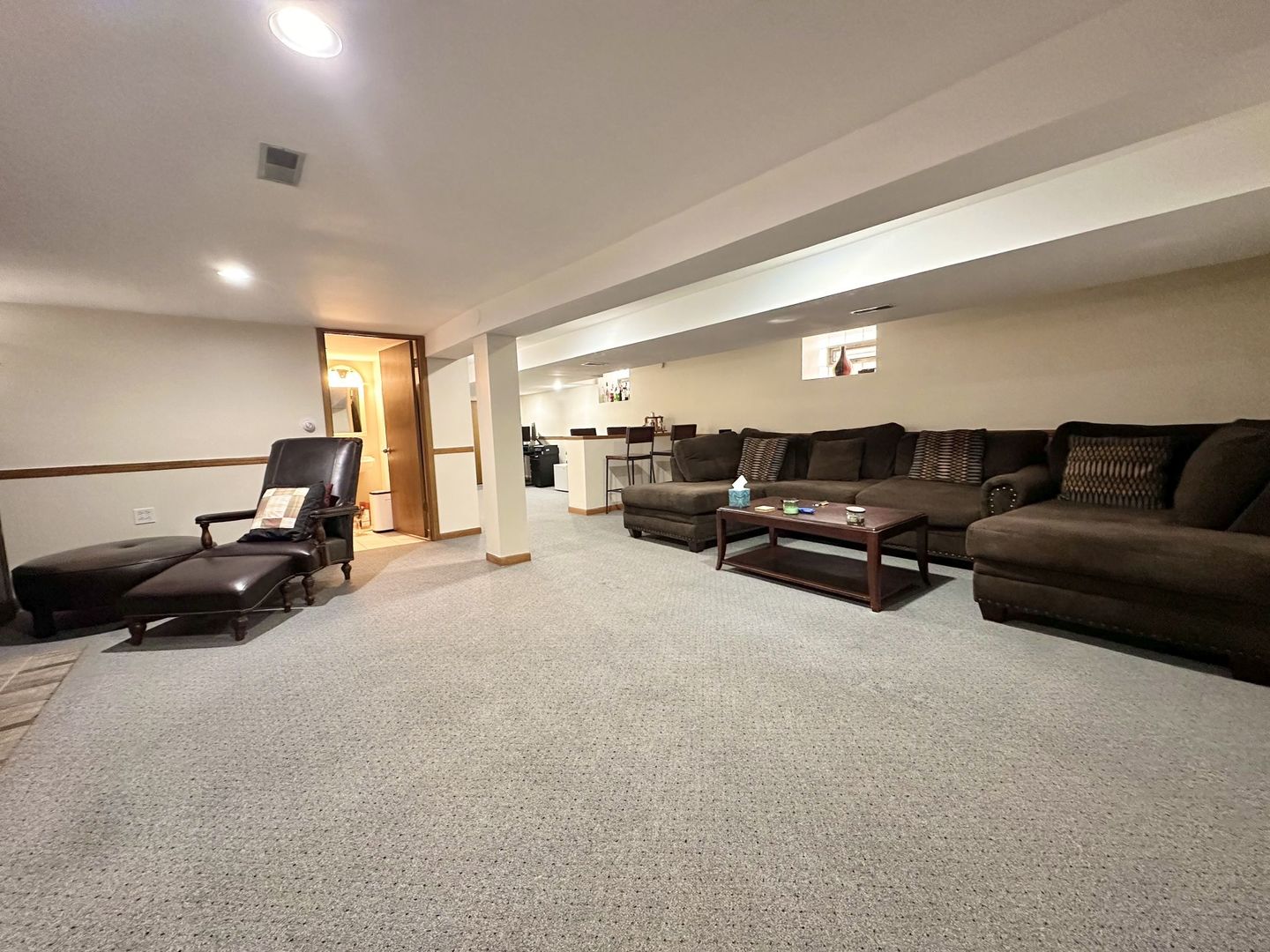 7733 S Sawyer Avenue