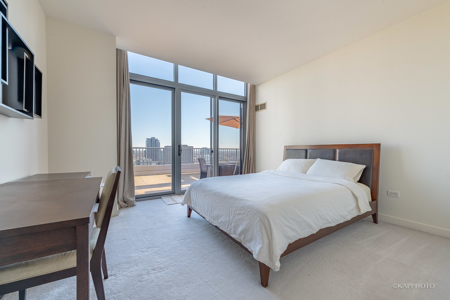 1600 S Prairie Avenue Unit: 2309