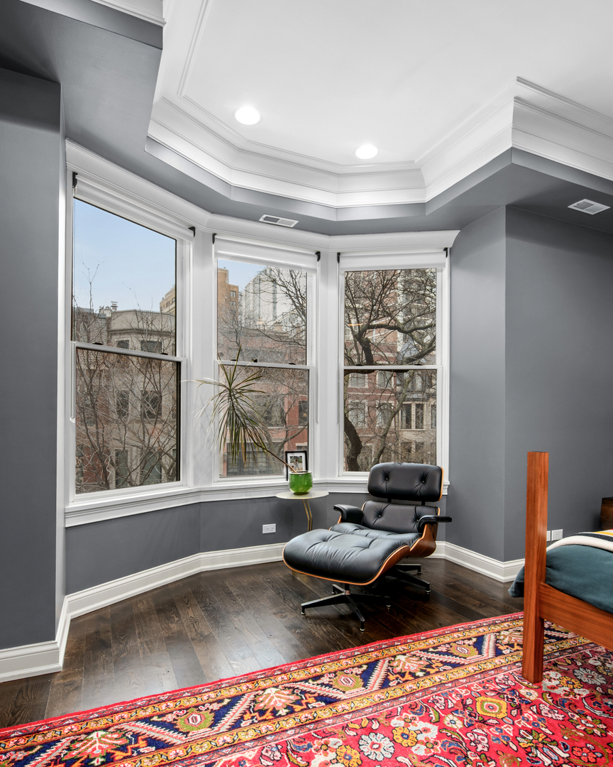 41 E Elm Street