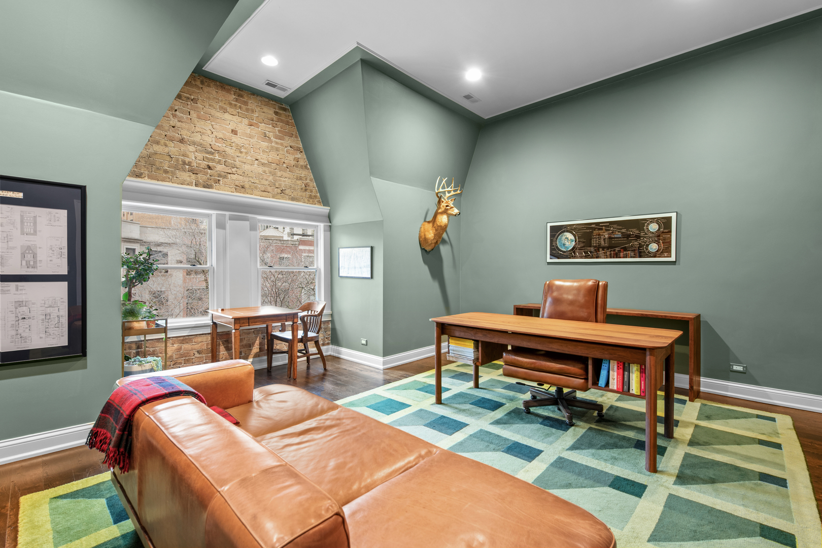 41 E Elm Street