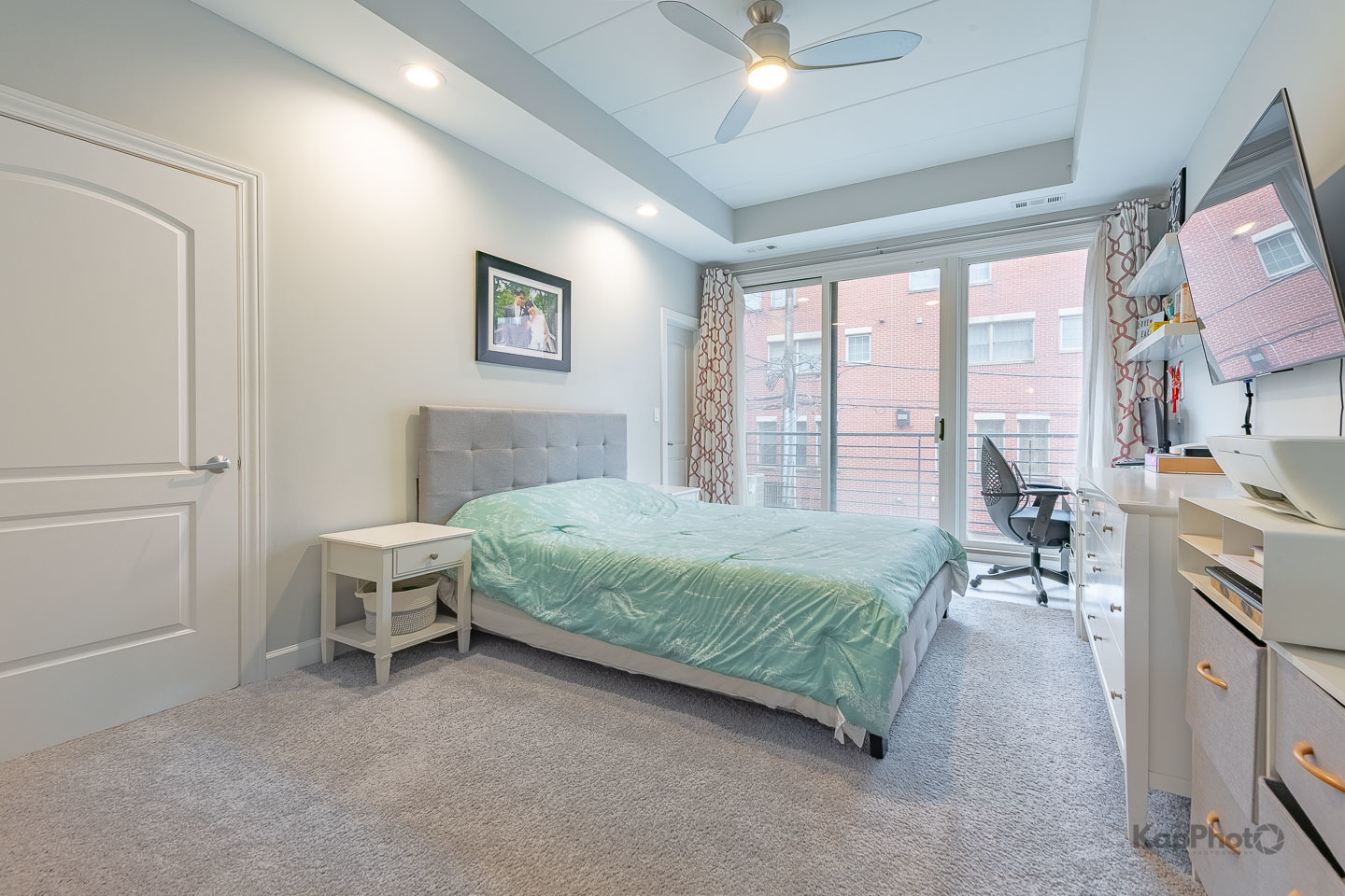 1332 W Madison Street Unit: 2W