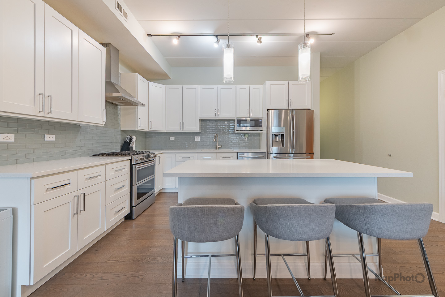 1332 W Madison Street Unit: 2W