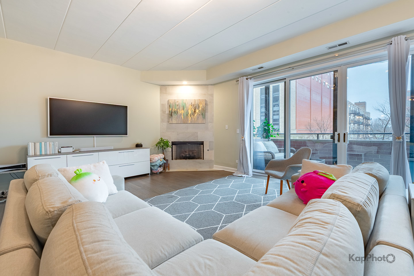 1332 W Madison Street Unit: 2W