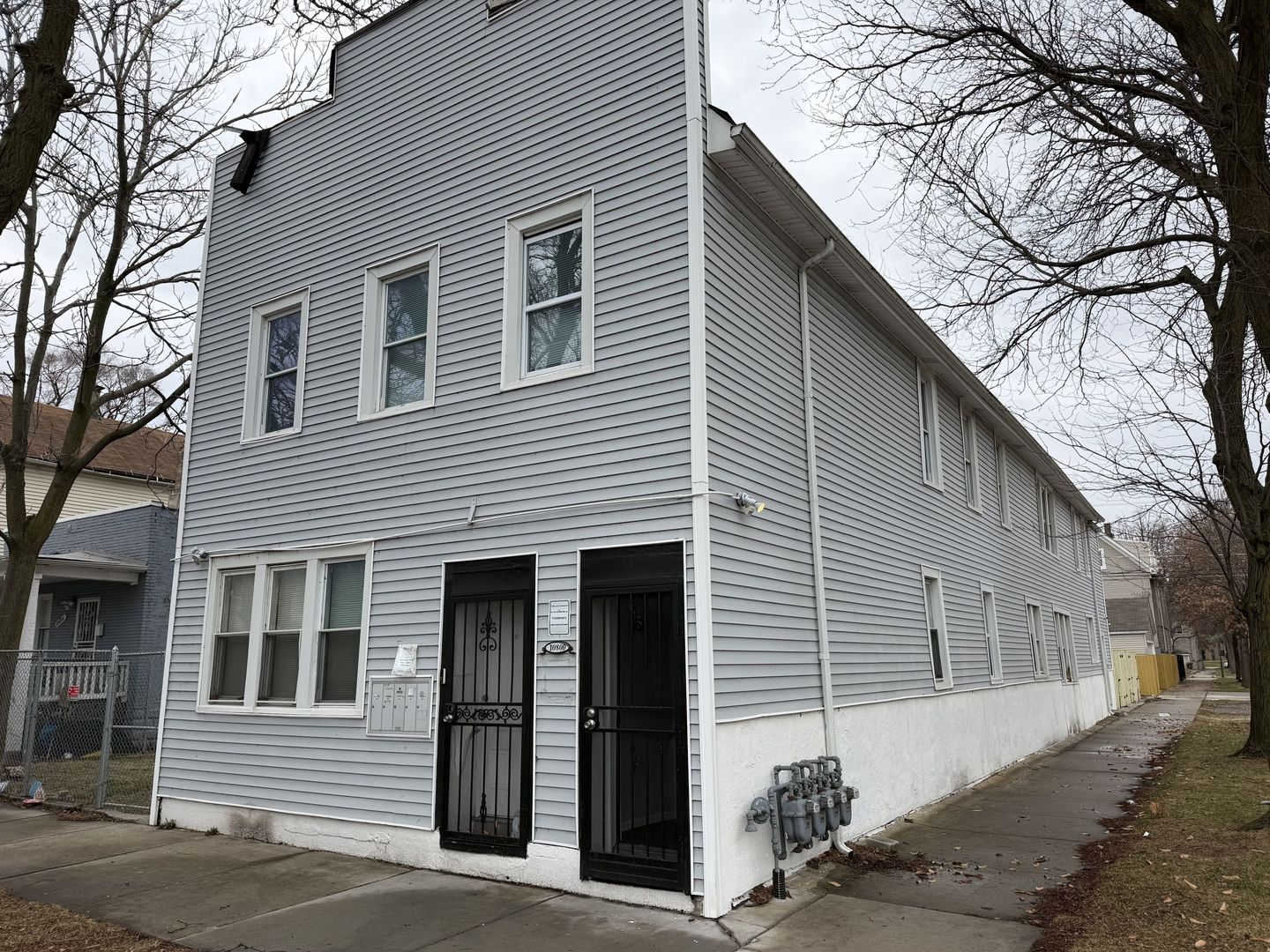 10800 S Hoxie Avenue Unit: 2F