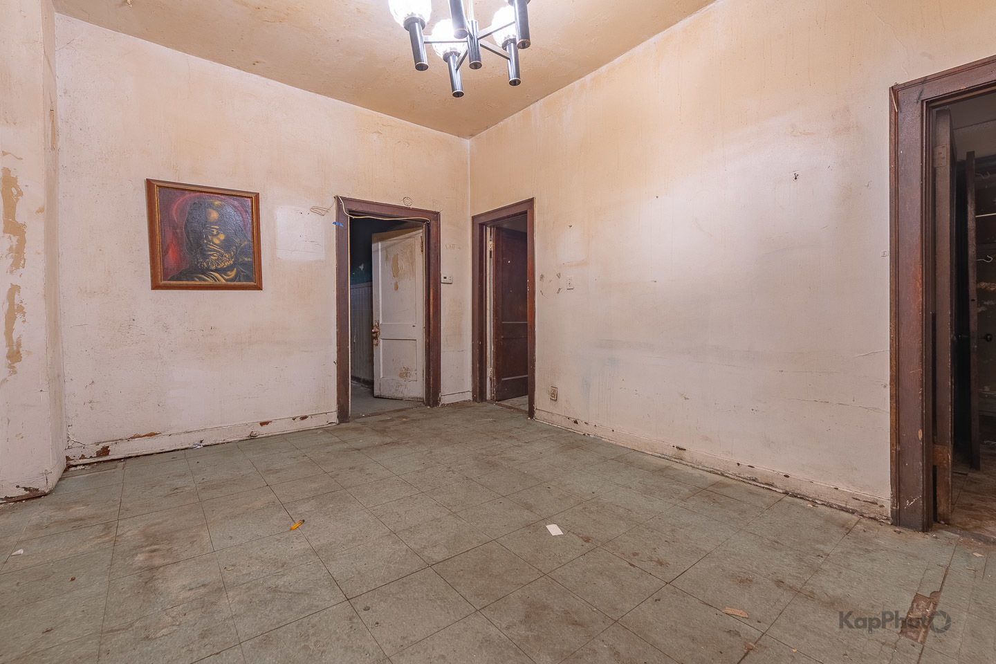 4931 S Champlain Avenue