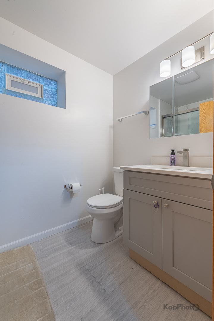 3548 S Artesian Avenue