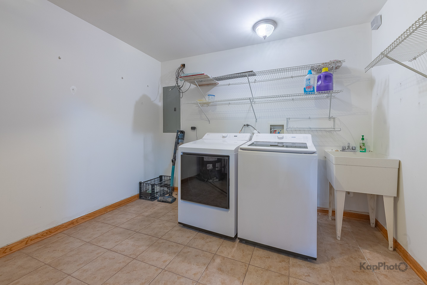 3548 S Artesian Avenue