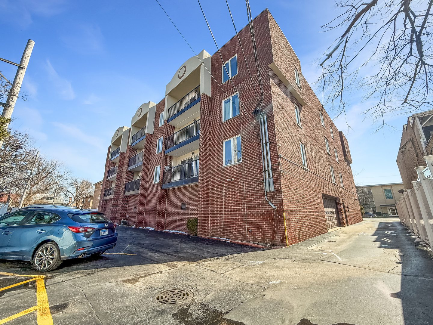 5840 W Lawrence Avenue Unit: 301