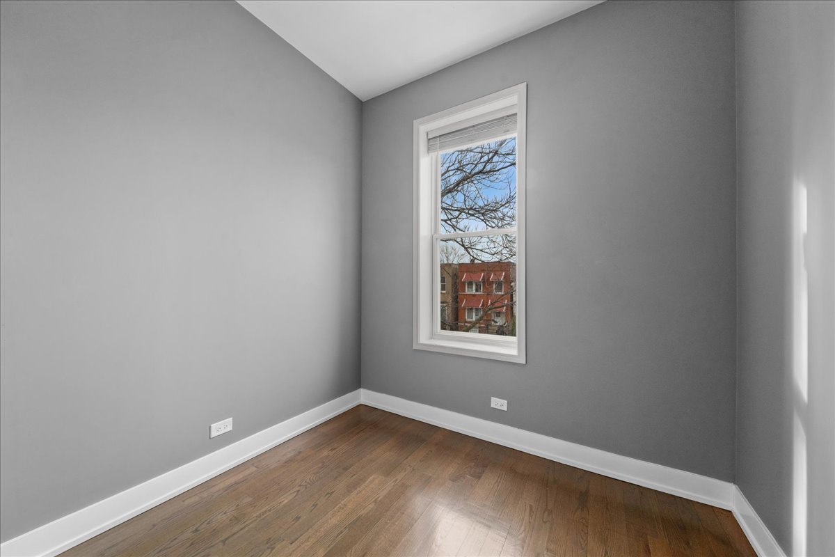3348 W Le Moyne Street