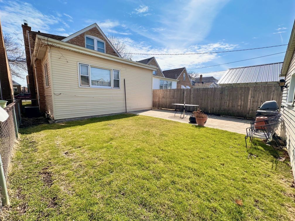 6606 S Komensky Avenue