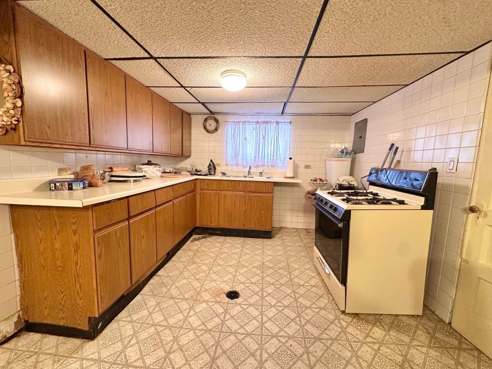 6606 S Komensky Avenue