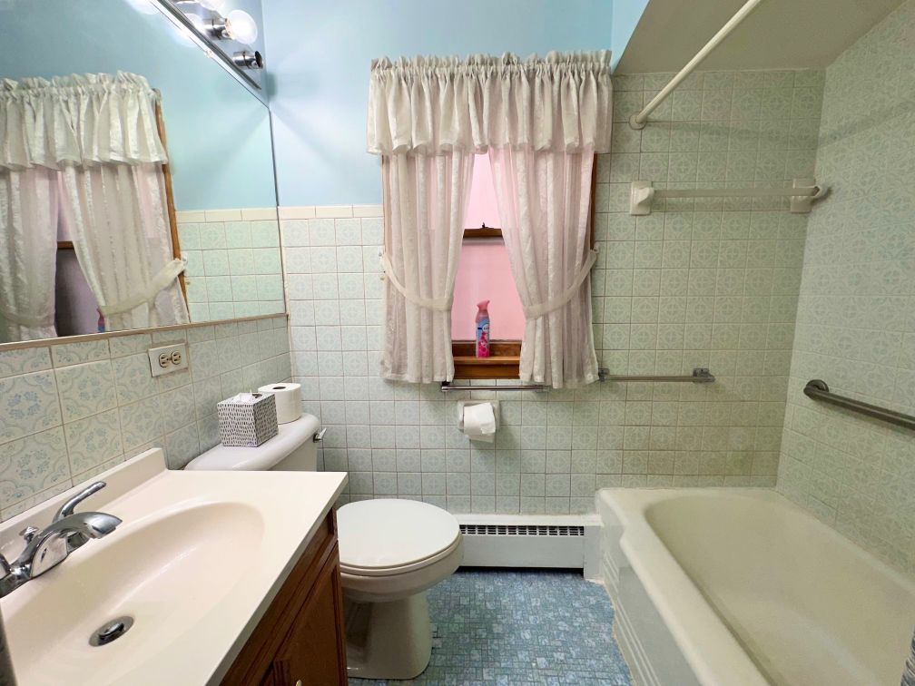 6606 S Komensky Avenue