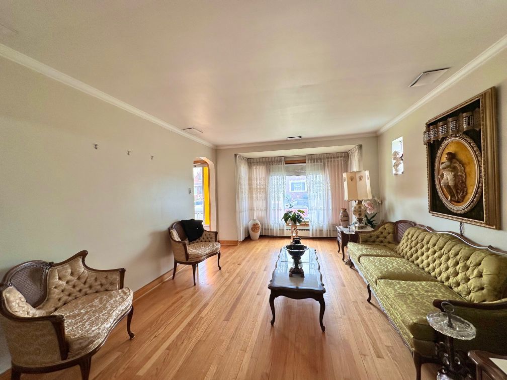 6606 S Komensky Avenue