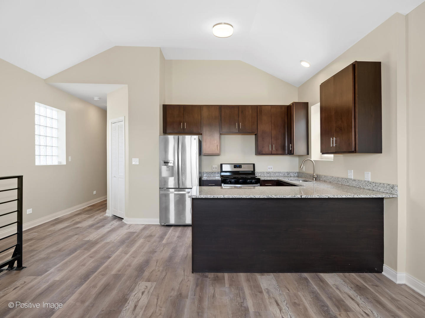 2855 W Arthington Street