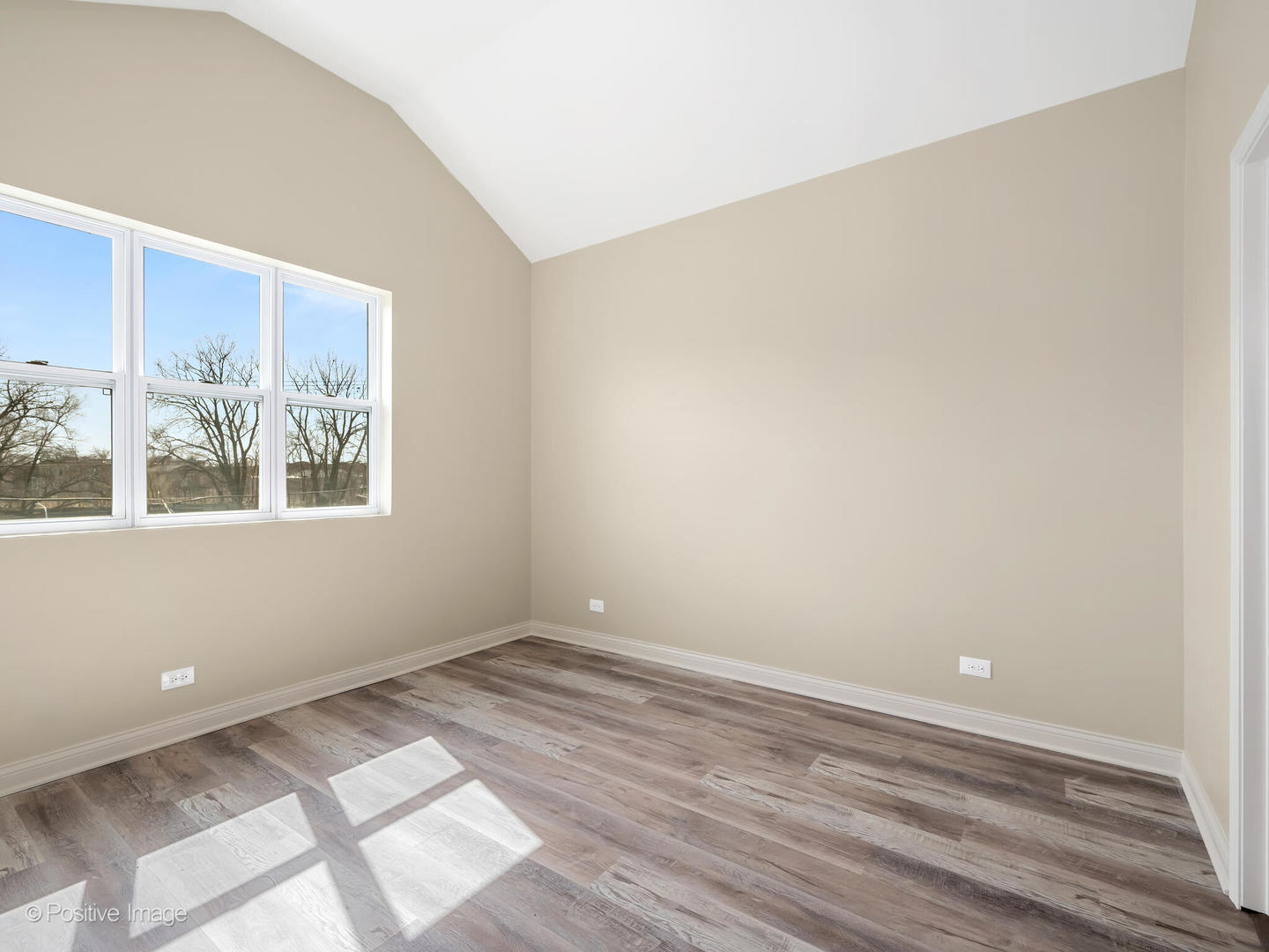 2855 W Arthington Street