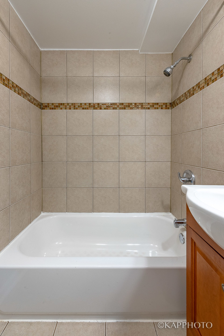 3108 N Saint Louis Avenue Unit: 1