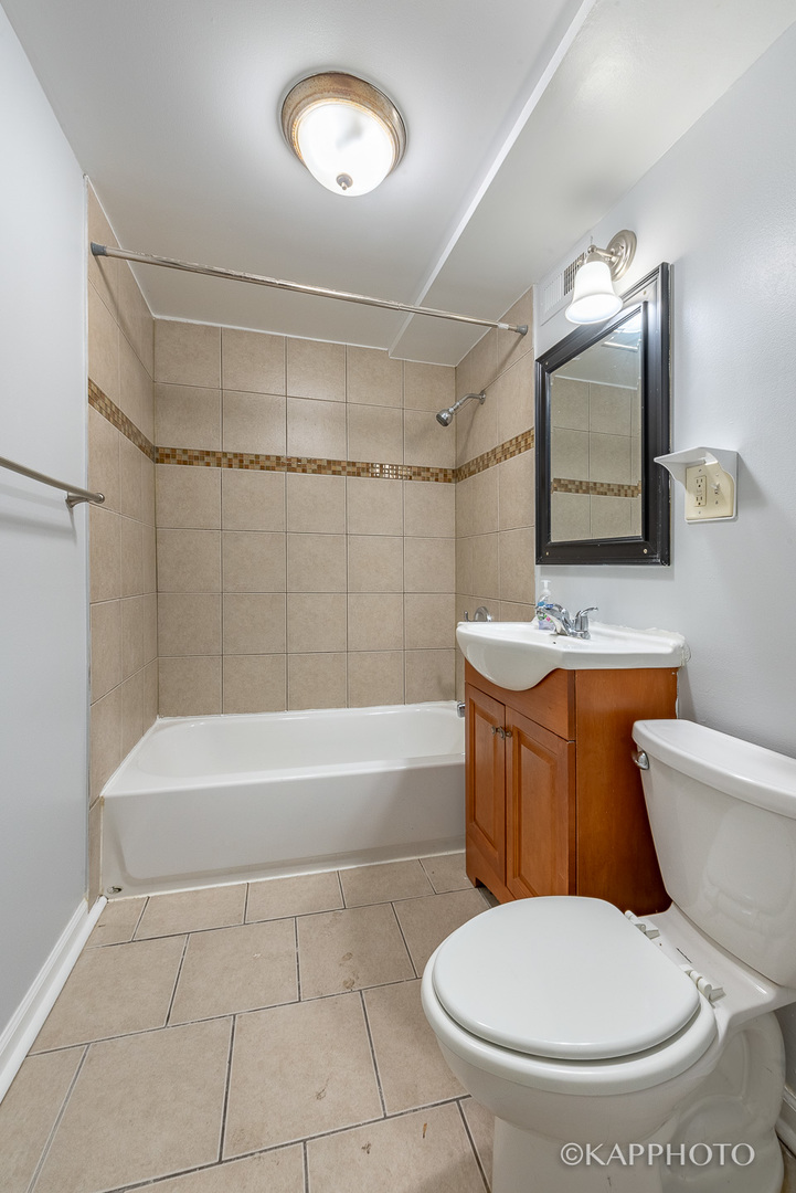 3108 N Saint Louis Avenue Unit: 1