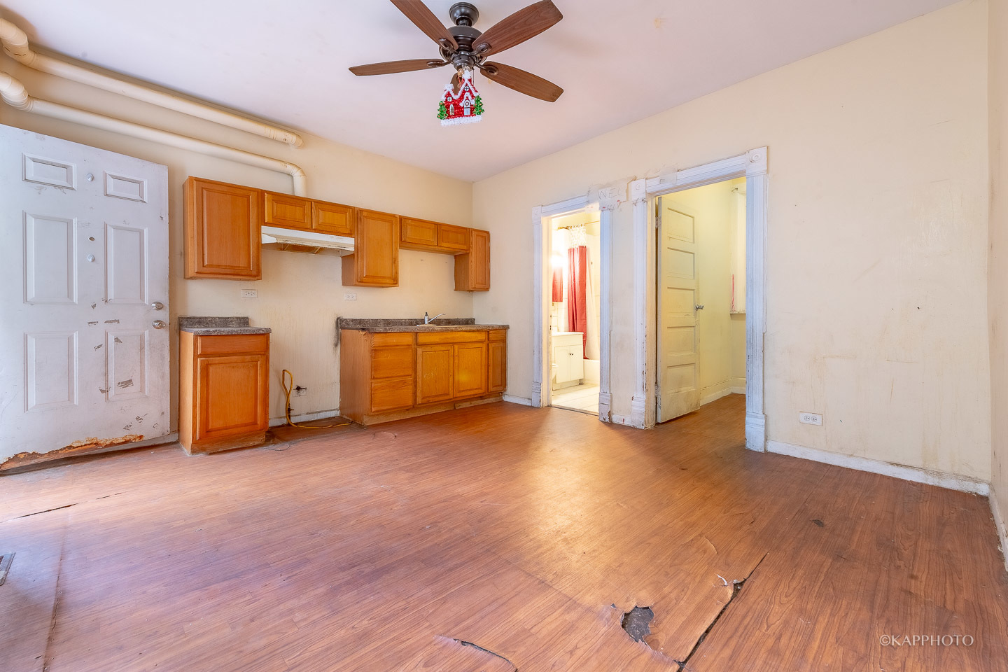 2407 S Albany Avenue