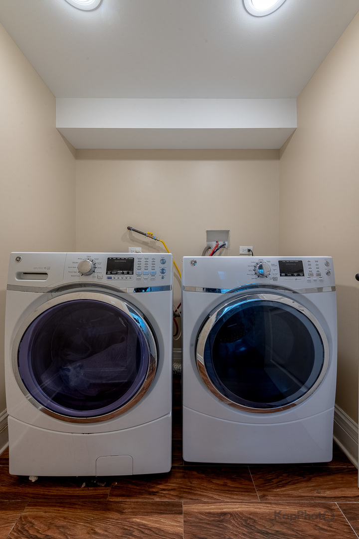 3639 N Troy Street Unit: 2