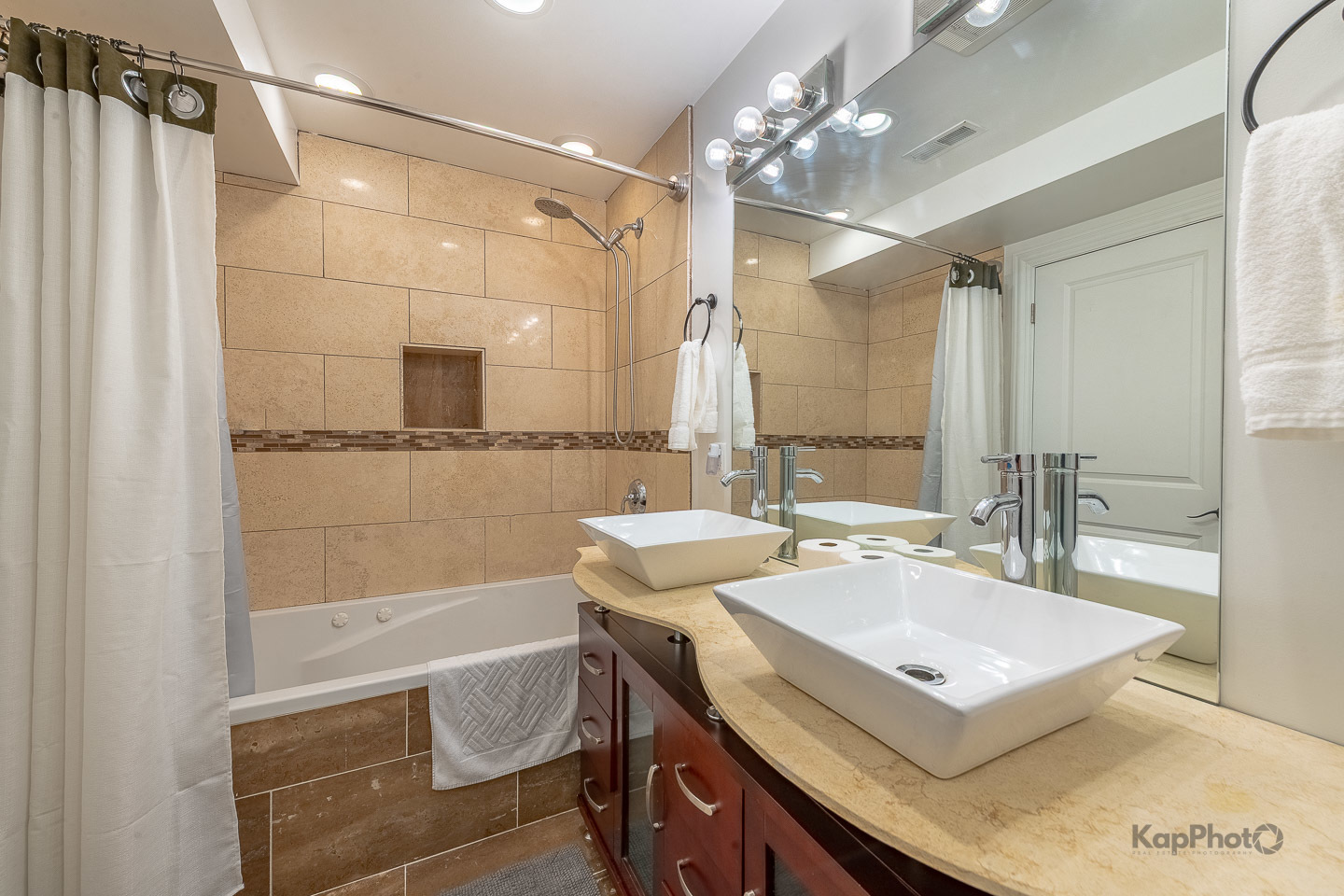 3639 N Troy Street Unit: 2