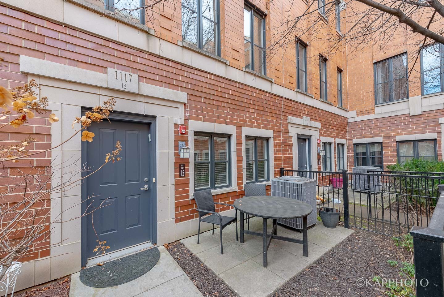 1117 W Monroe Street Unit: 15