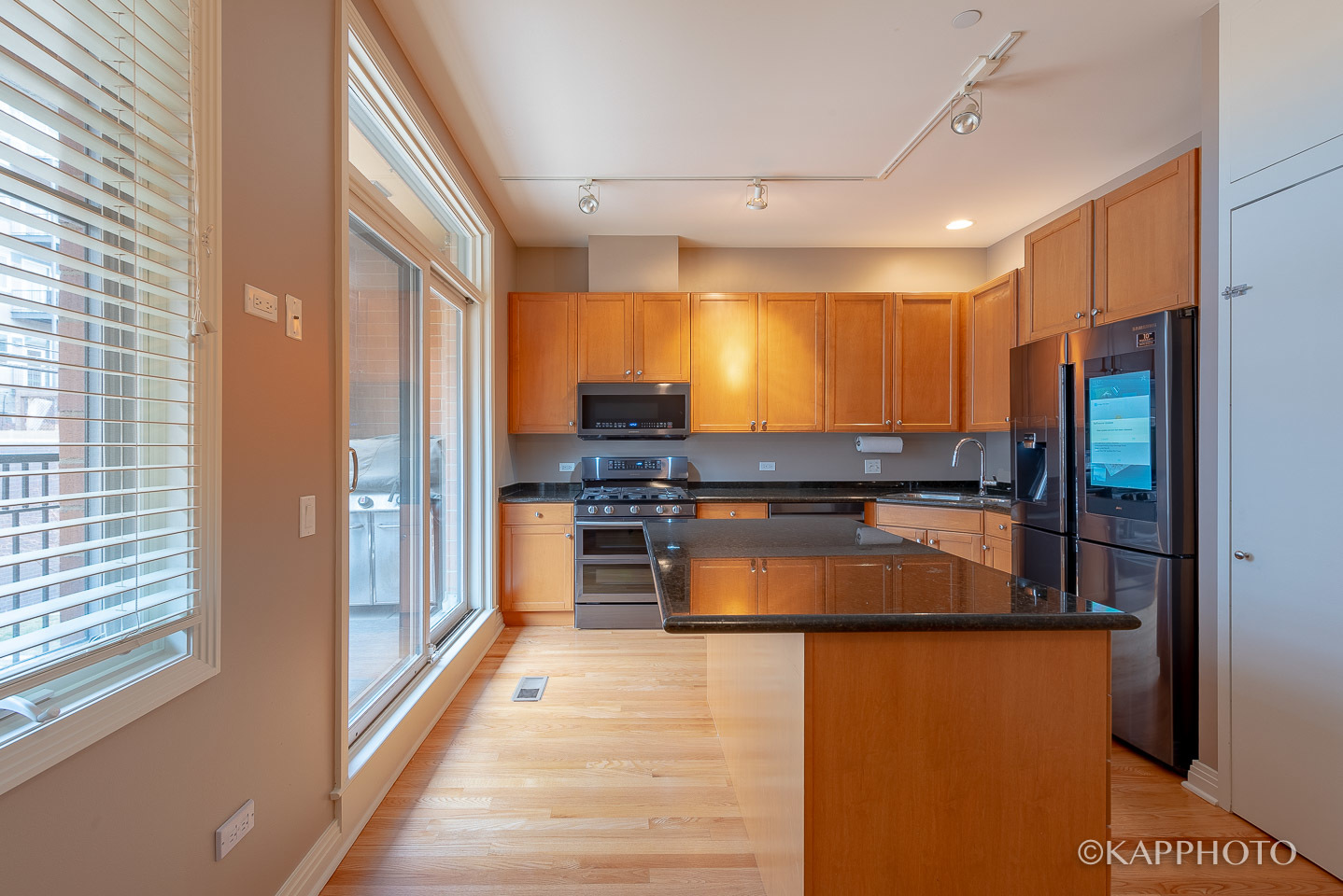 1117 W Monroe Street Unit: 15