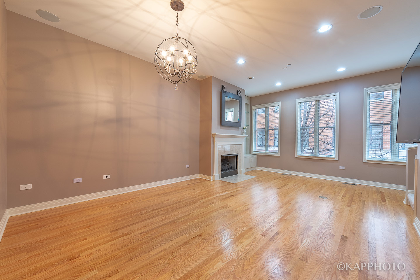 1117 W Monroe Street Unit: 15