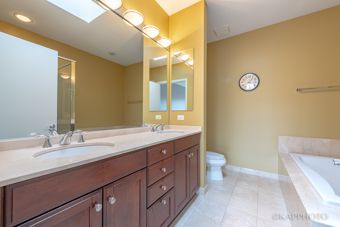 1117 W Monroe Street Unit: 15