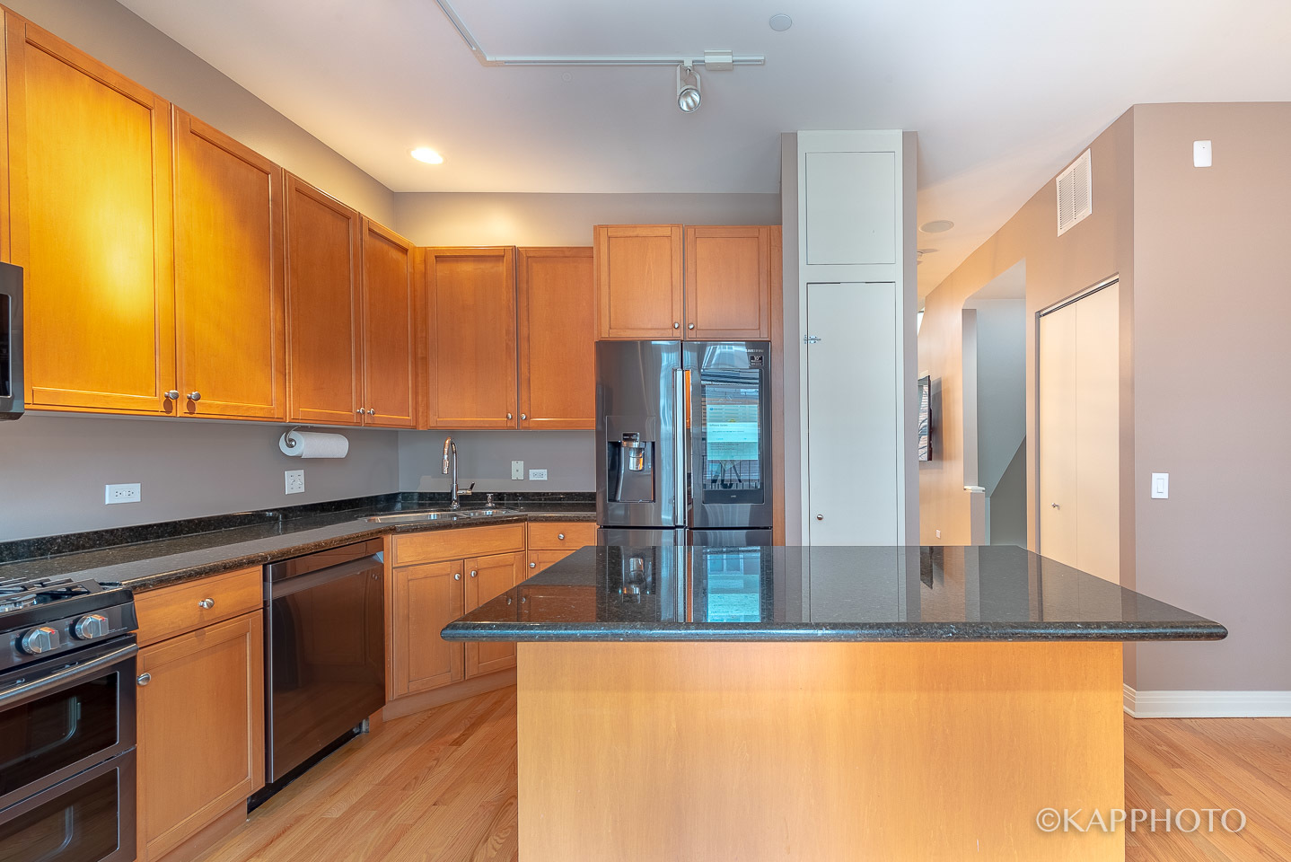 1117 W Monroe Street Unit: 15