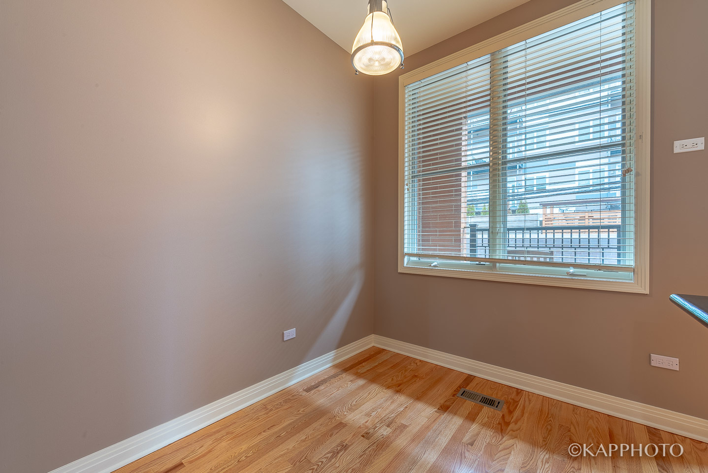 1117 W Monroe Street Unit: 15