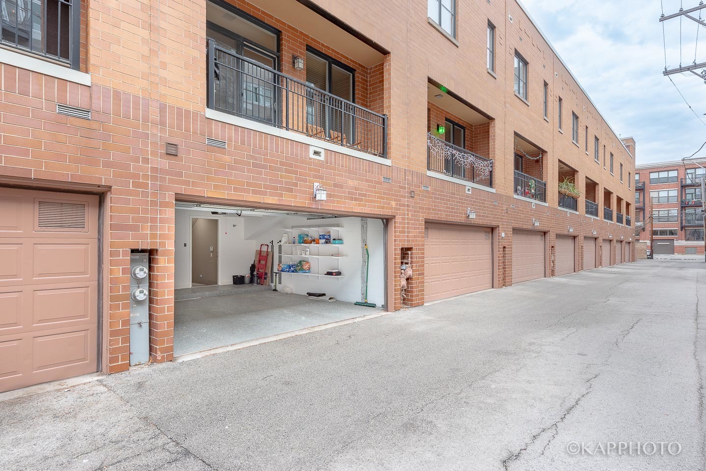 1117 W Monroe Street Unit: 15