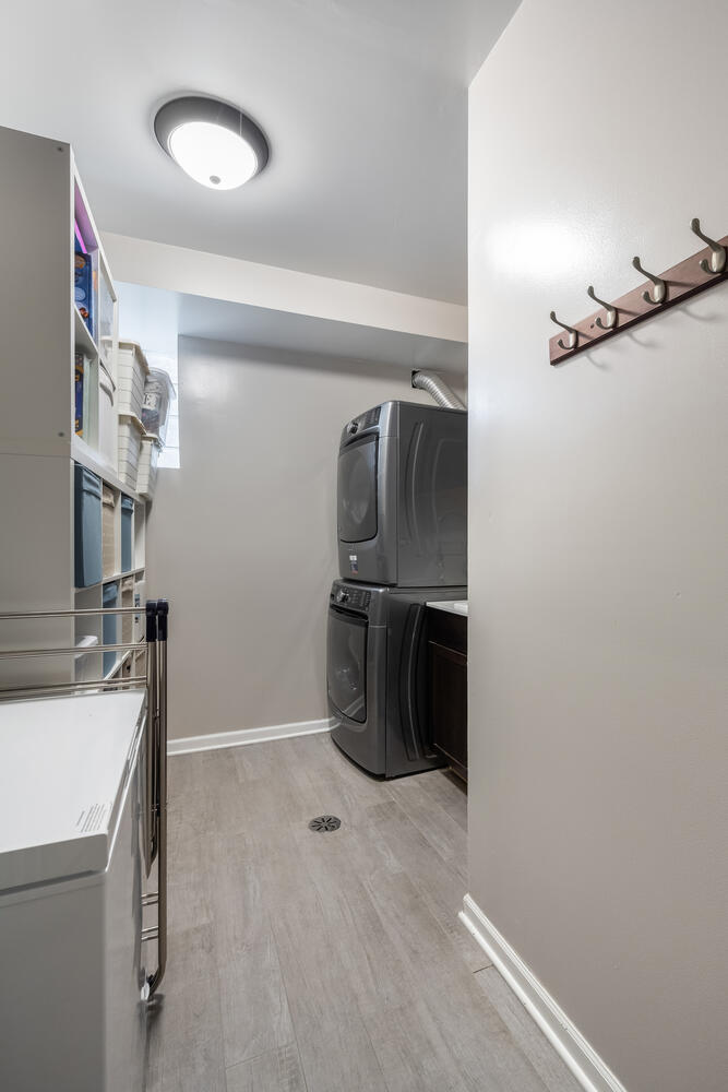 1242 W Ohio Street Unit: 1E