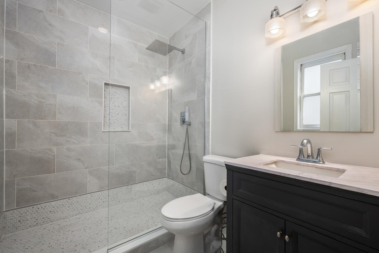 1242 W Ohio Street Unit: 1E