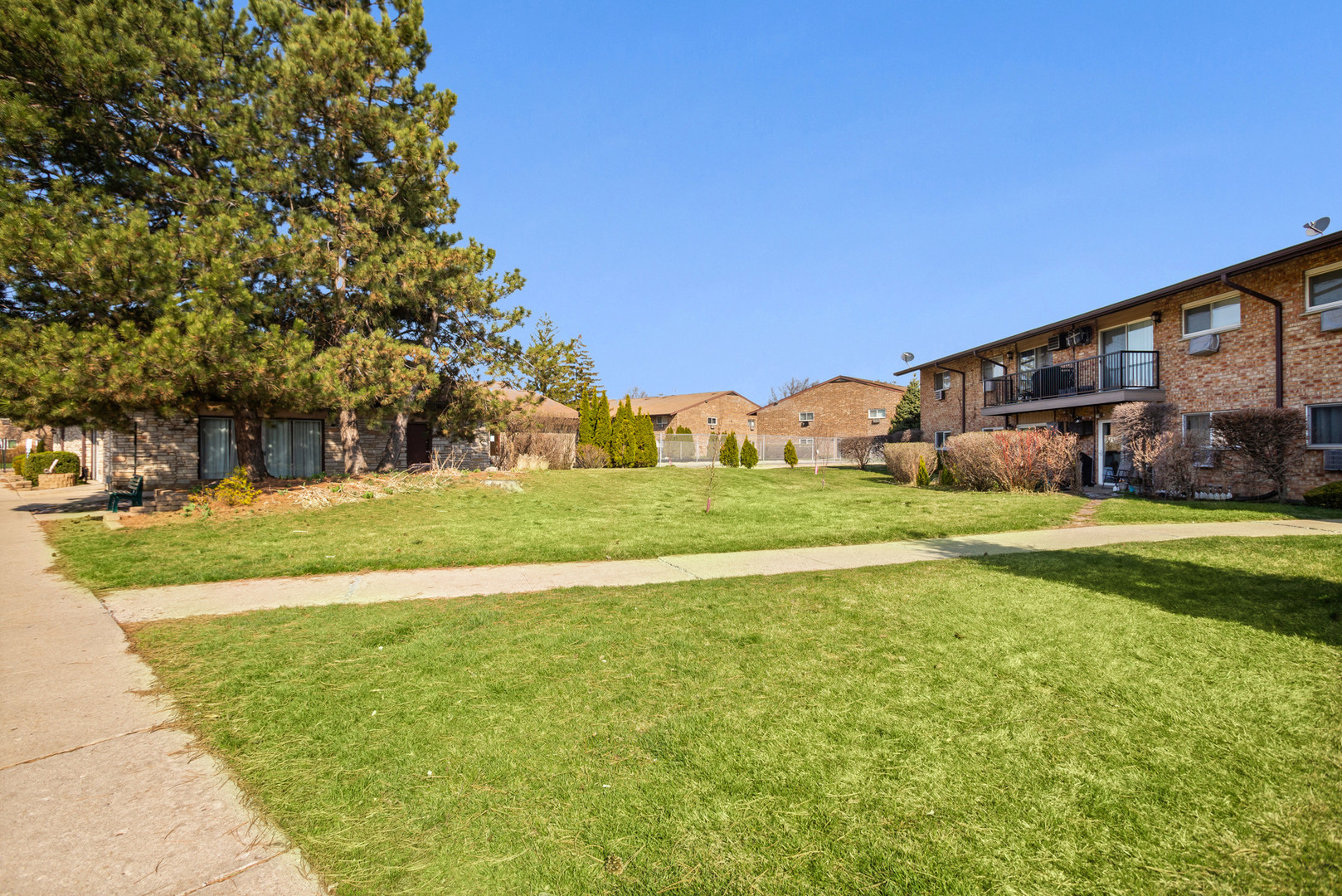 836 E Old Willow Road Unit: 209