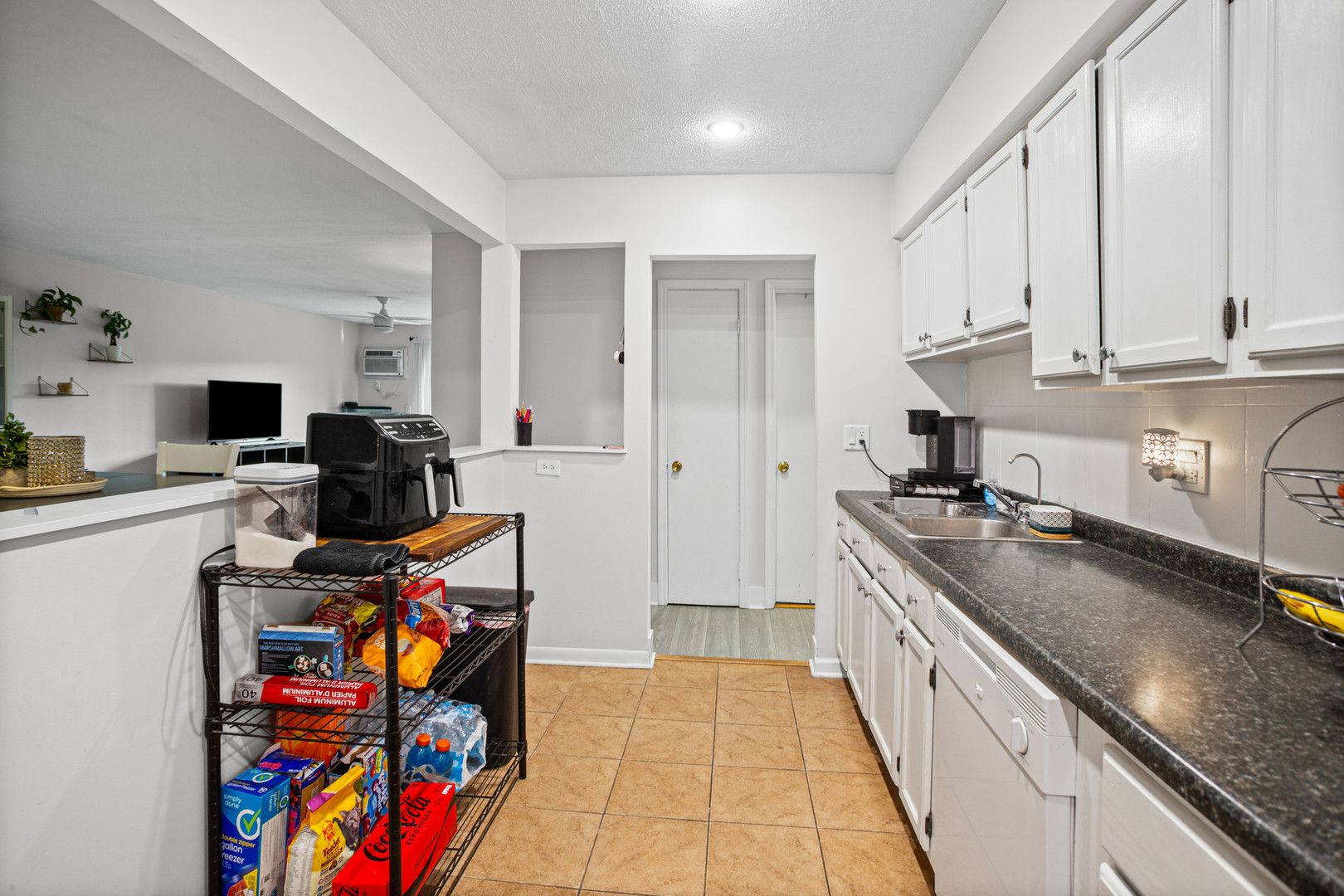 836 E Old Willow Road Unit: 209