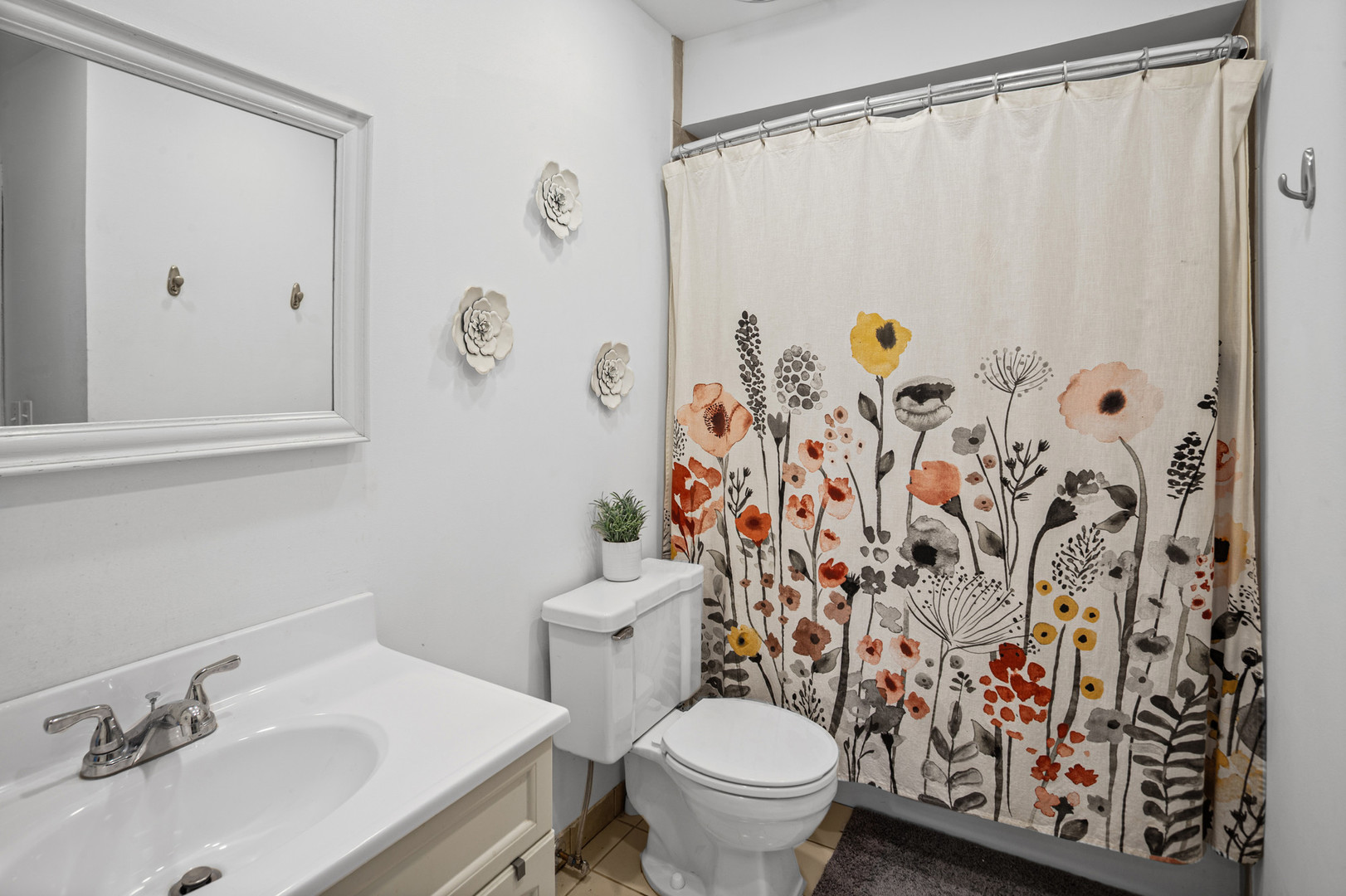 836 E Old Willow Road Unit: 209