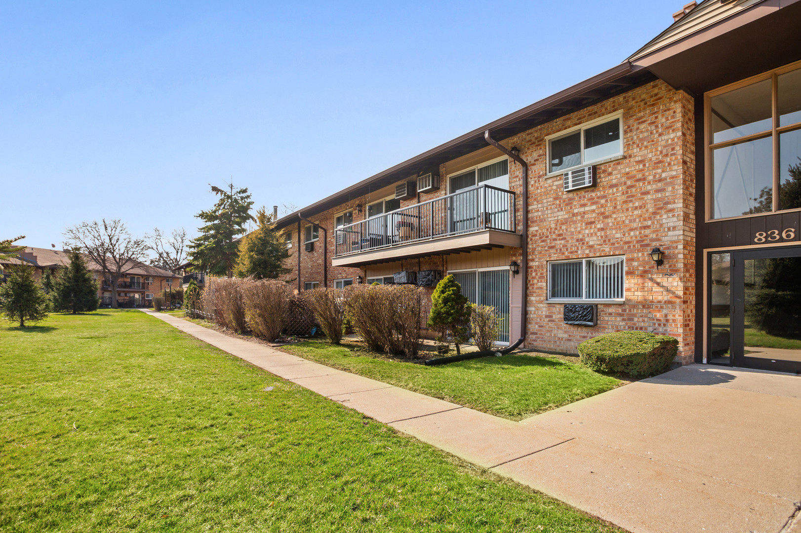 836 E Old Willow Road Unit: 209