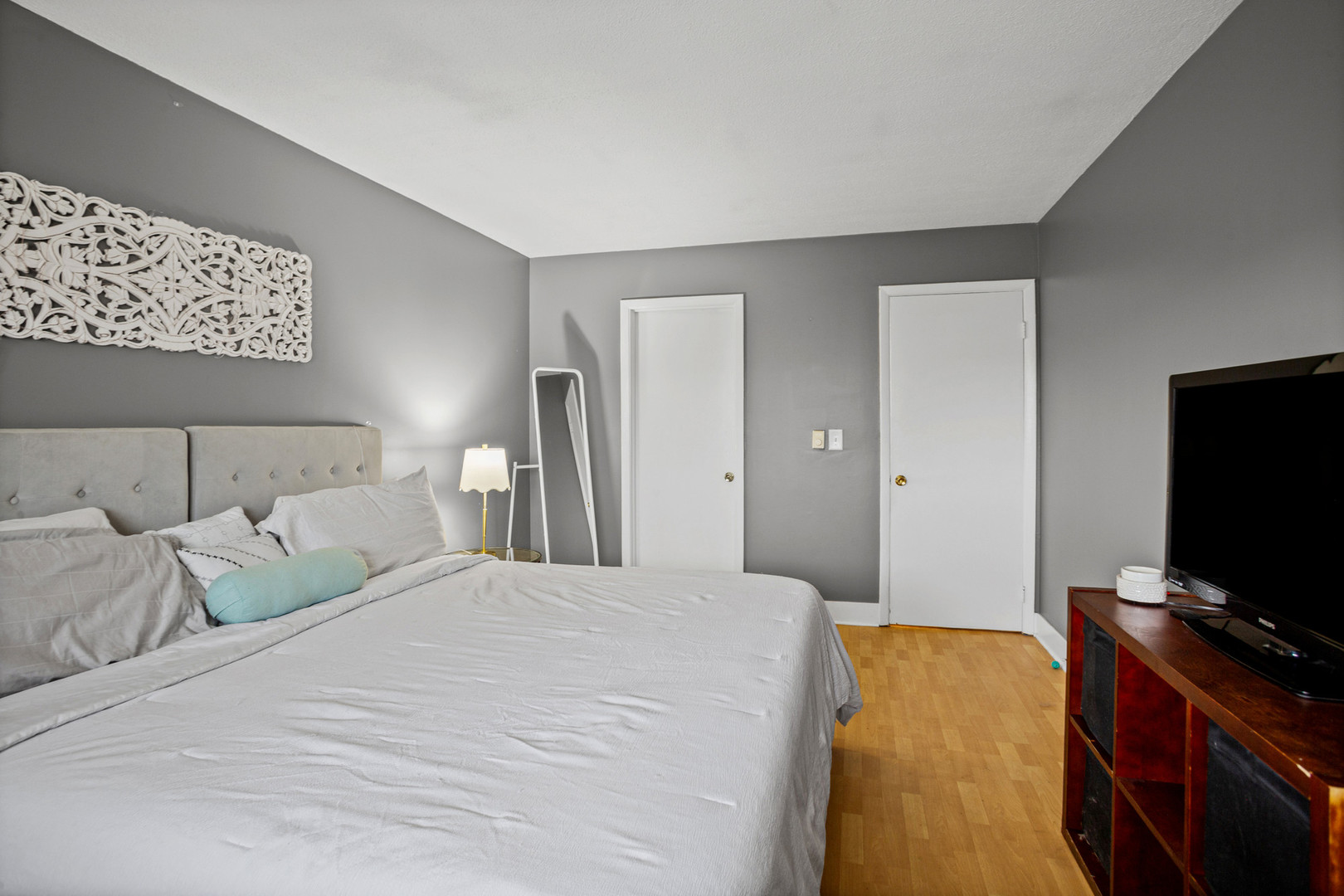 836 E Old Willow Road Unit: 209