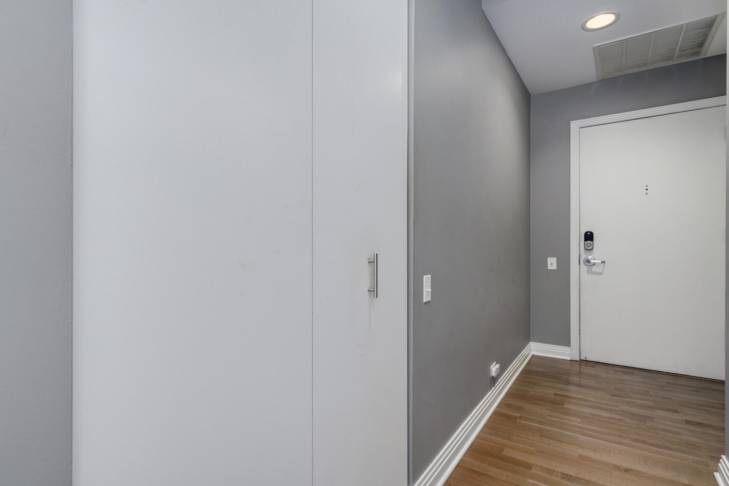 859 W Erie Street Unit: 501