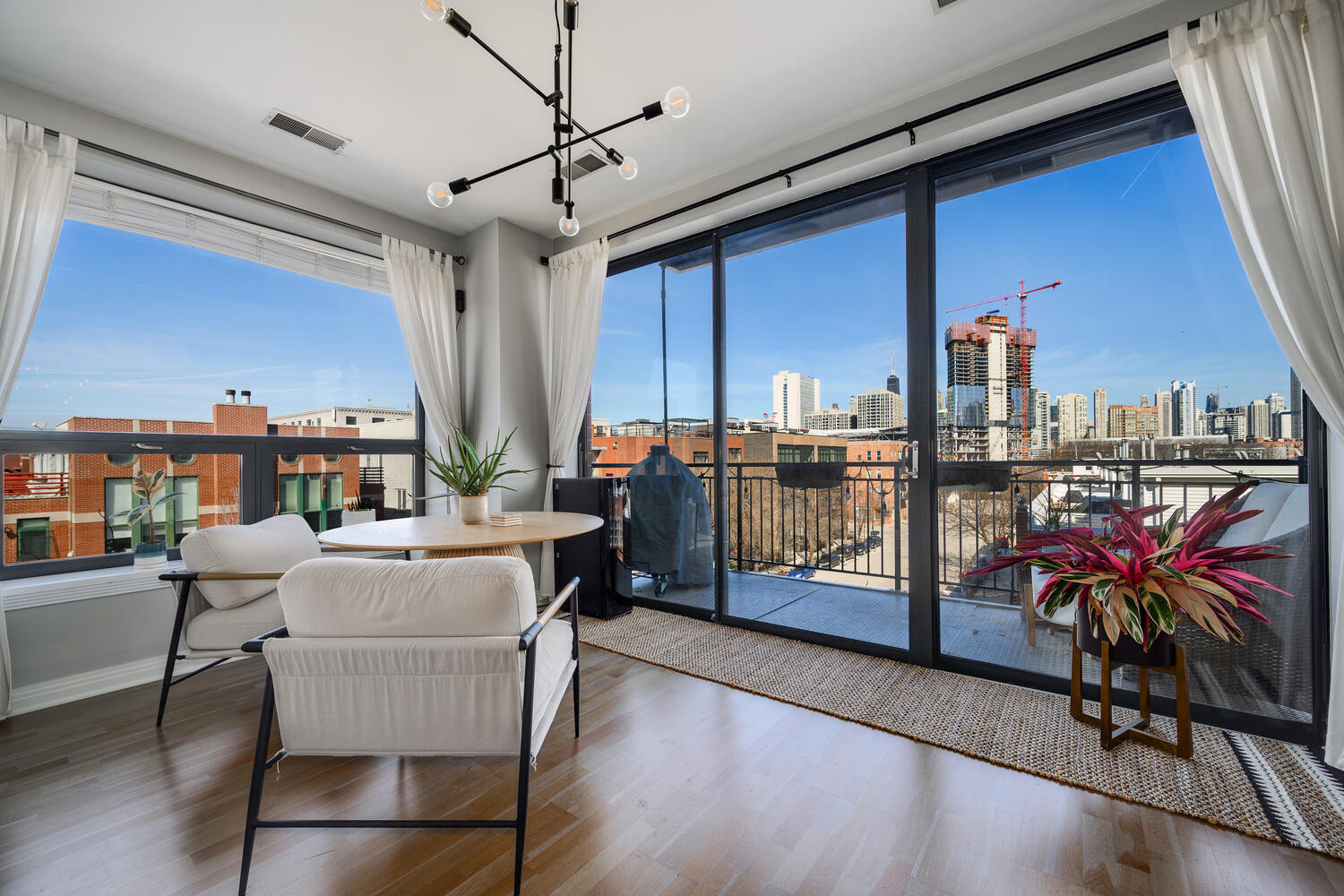 859 W Erie Street Unit: 501